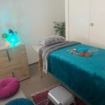 Cabine de massage avec table